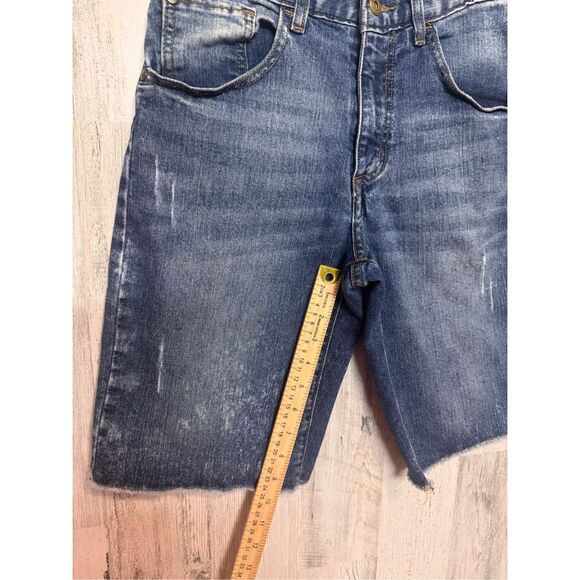 Women’s Distressed Denim Cut-Off Jean Shorts Size 32 Blue Vintage Style - Picture 4 of 7